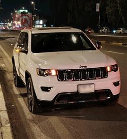 جیپ گراند شیرۆکی